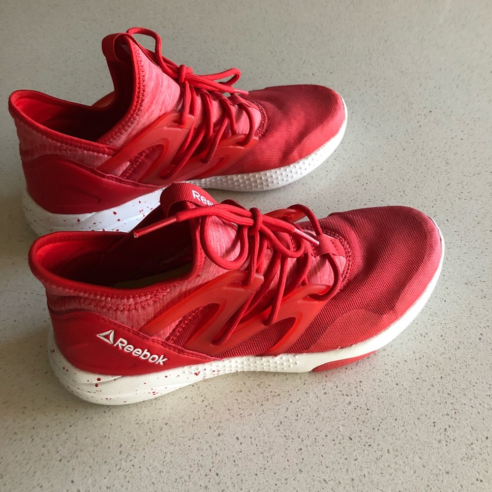 Reebok Hayasu, riot red